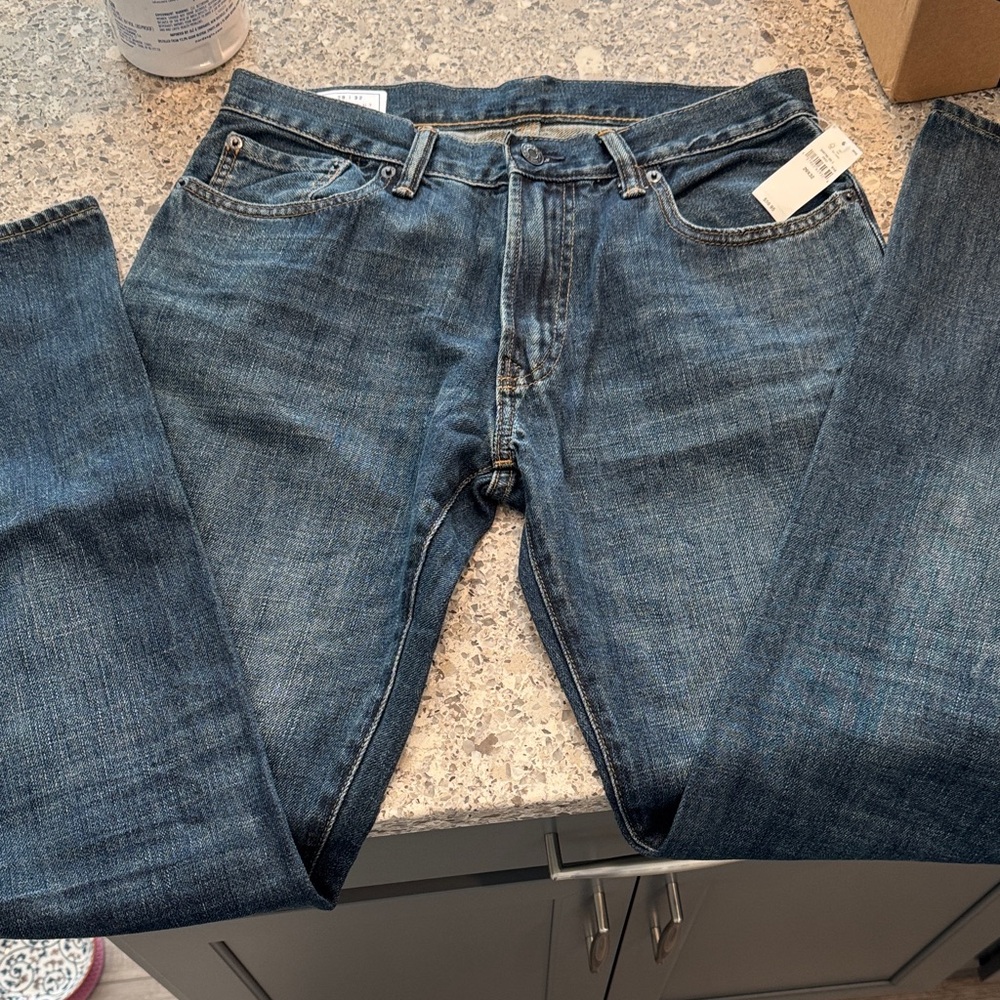 GAP Men's Straight Fit Blue Jeans